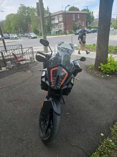 Ktm super adventure s 48k km tres bien entretenu avec factures. Toutes les options : 3 valises, Shif...