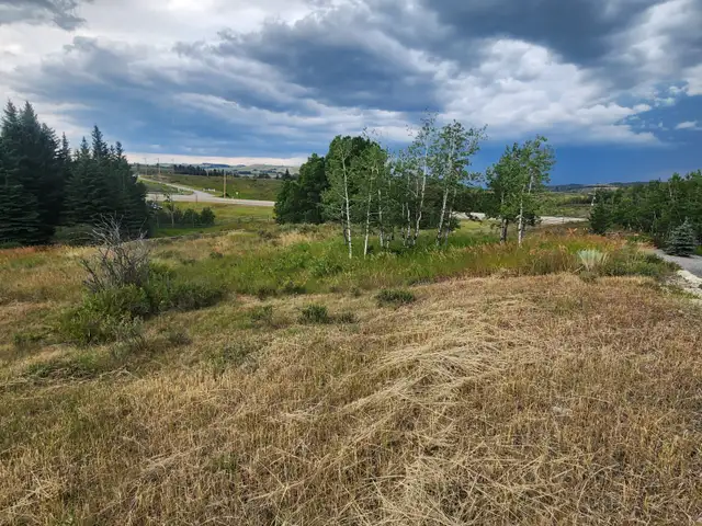 Cottage Club Lot in Ghost Lake in Land for Sale in Calgary - Image 5
