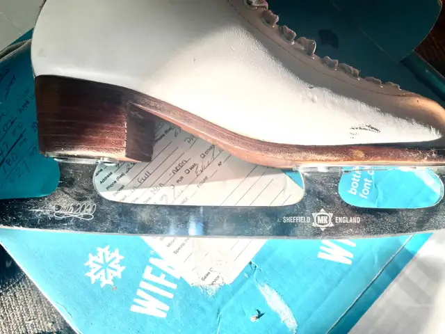 WIFI  WOMENS 7.5A SIZE FIGURE SKATES ~ CLUB 2000 MK in Skates & Blades in City of Toronto - Image 8