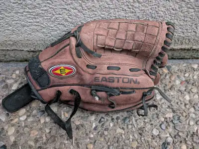Easton Baseball Glove (Youth), View more