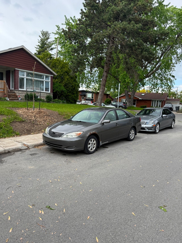 2003 Toyota Camry LE — photo 2