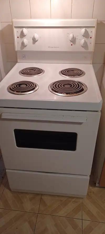 Four Marque Frigidaire / Oven Brand Frigidaire, View more