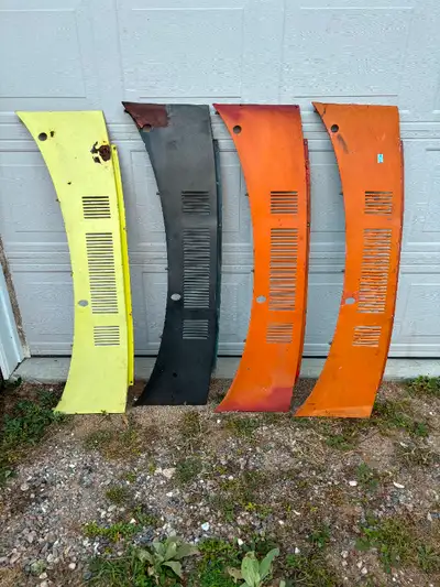 240Z PRICE LIST INTERIOR Complete dash with 2 cracks and all guages - $300 Pair of white sun visors...