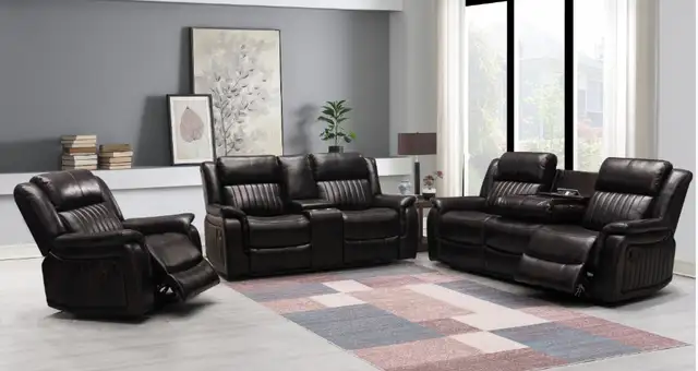 Reclining Living Room Set in Chairs & Recliners in Kitchener / Waterloo - Image 3