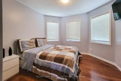 Two private bedrooms are available in a clean and well maintained 4 bedroom detached house near Guru...