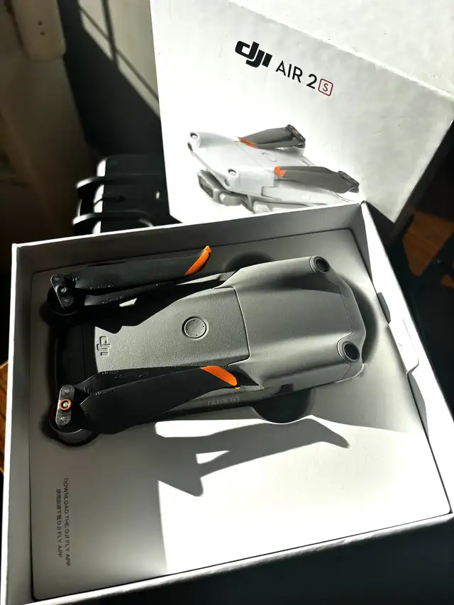 DJI AIR 2S in General Electronics in Portage la Prairie - Image 4