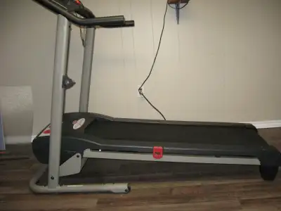 Treadmill- Weslo Cadence J3.8, View more