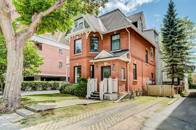 Private furnished bedroom available in a modern 2-bedroom apartment located in downtown Ottawa at 32...