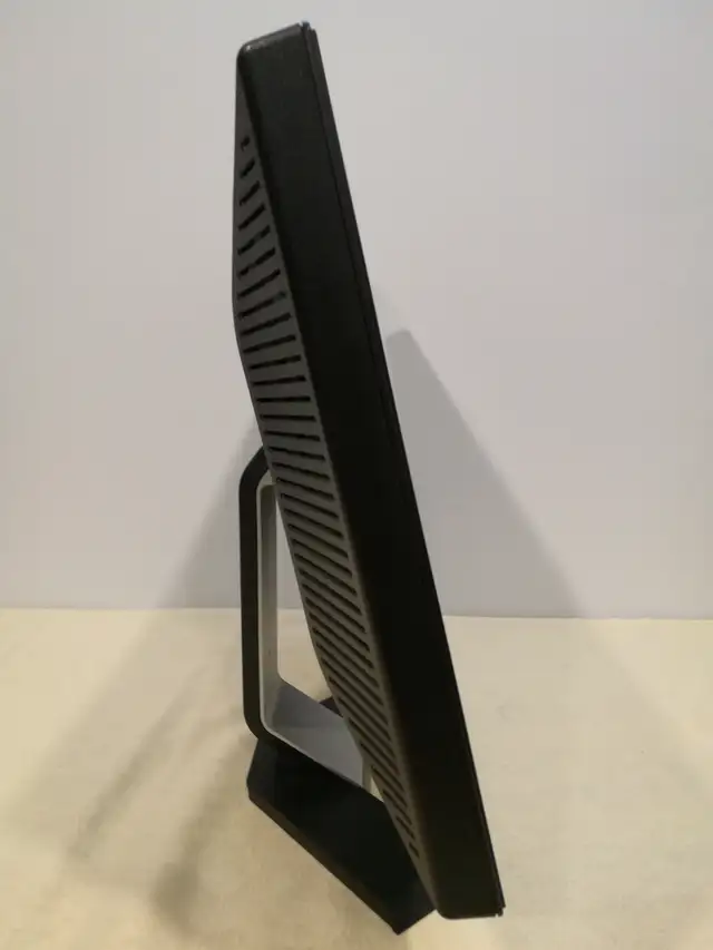 Dell 22" E228WFPc LCD Monitor - $10063860080982915122