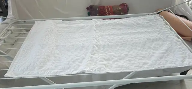 DOWN DUVET COVE - Linen Chest (double) with cover/2 pillow cases in Bedding in City of Toronto - Image 2