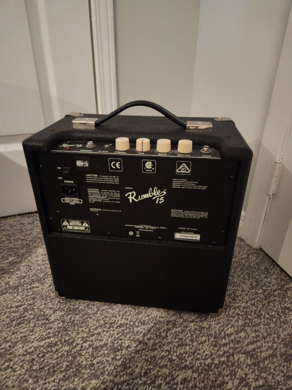 Fender Rumble 15 (Bass Amplifier) in Amps & Pedals in Oshawa / Durham Region - Image 3