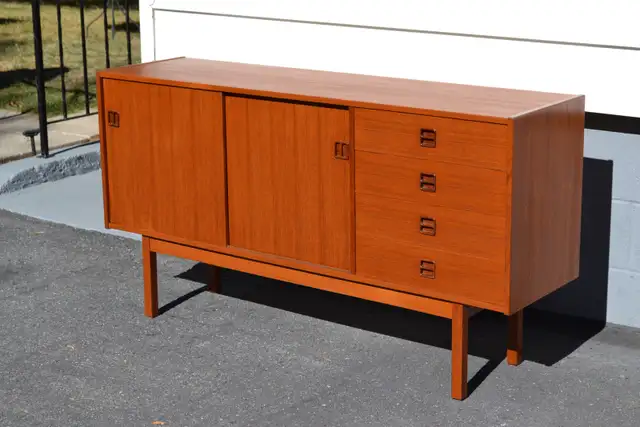 Mid Century Teak Sideboard in Hutches & Display Cabinets in Kingston - Image 4