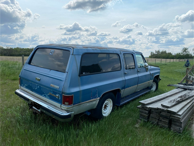 1988 Chevrolet Suburban 6.2L diesel in Cars & Trucks in Red Deer - Image 2