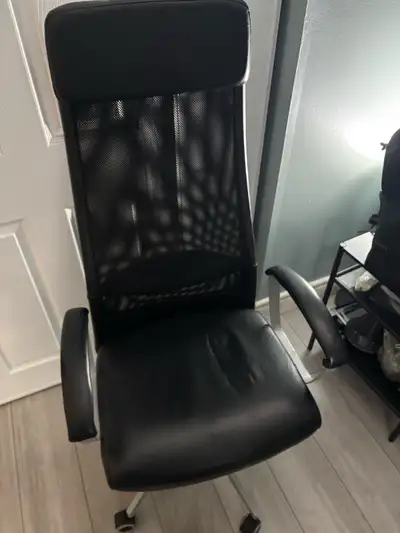 Great condition IKEA MARKUS Office Chair https://www.ikea.com/ca/en/p/markus-office-chair-vissle-dar...