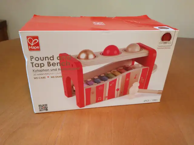 HAPE Pound & Tap Bench with Slide Out Xylophone in Toys in Markham / York Region - Image 3