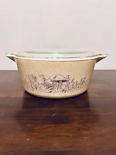 Vintage Corning Ware Forest Fancies 2.5L Casserole with Pyrex Li, View more