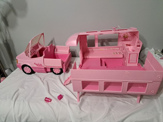 1980s Barbie Dream Van Camper in Arts & Collectibles in Red Deer - Image 2