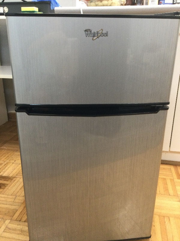 Whirlpool Bar Fridge for Sale Refrigerators Markham / York Region