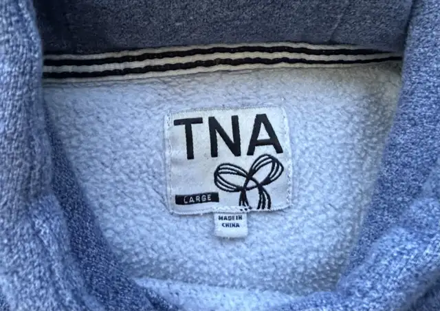 Preowned Aritzia TNA Blue Woman’s Pullover Hoodie [Large] in Women's - Tops & Outerwear in Calgary - Image 6