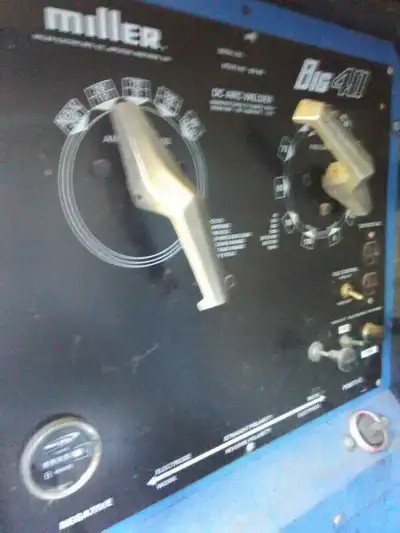 miller big 40 4 clyender gas ark welder 555 hours on it runs like new 5500$ obo canox c 250 e ac dc...