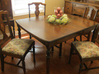 ANTIQUE DINING ROOM TABLE