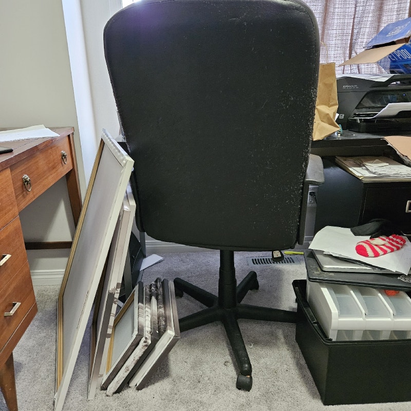 Free office chair Free Stuff Calgary Kijiji