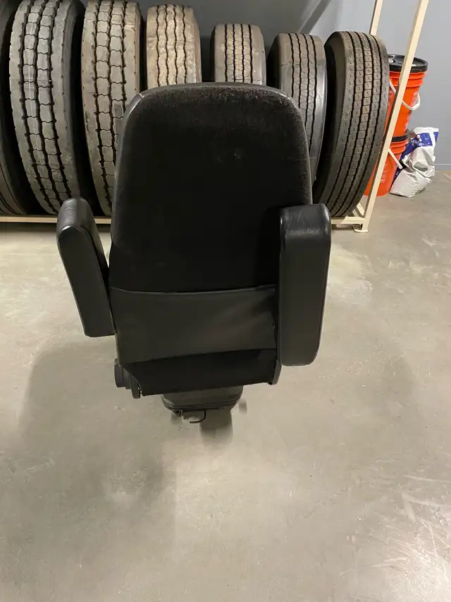 Peterbilt seat65226785772161122