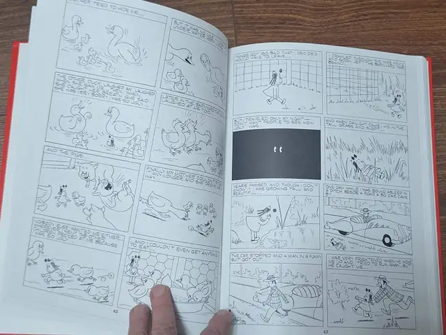 Vintage Little Lulu Library in mint condition – Vol 4 to12 in Comics & Graphic Novels in Calgary - Image 9