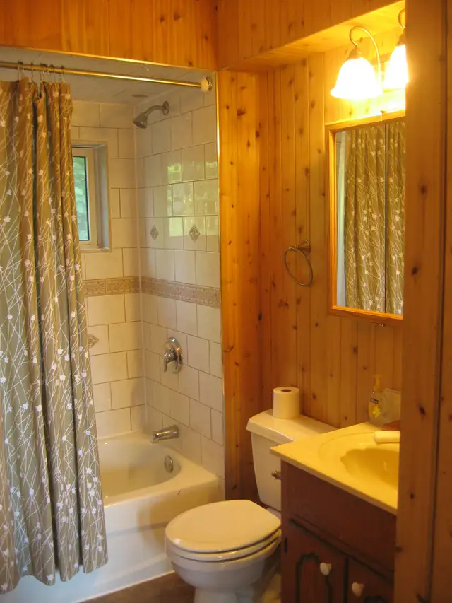 LAKEFRONT COTTAGE WITH PRIVACY in Ontario in Canada - Image 18