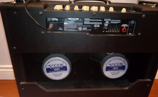 The Vox Valvetronix VT100 in Amps & Pedals in St. Catharines - Image 5