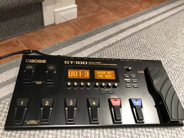 Guitare Fender Strat & Pédalier Boss GT-100 in Guitars in Sherbrooke - Image 9