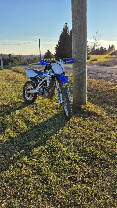 Selling my 2015 yz 250fx , old hour meter had around 70 hours on it fell off new one has about 8.8 r...