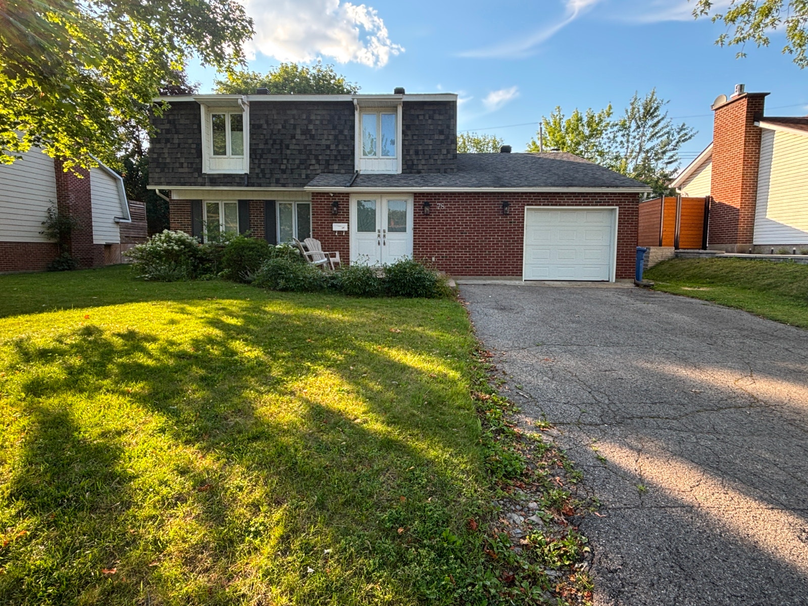 2-storey, 5 bedroom, 3.5 bathroom in Dollard des Ormeaux — photo 1