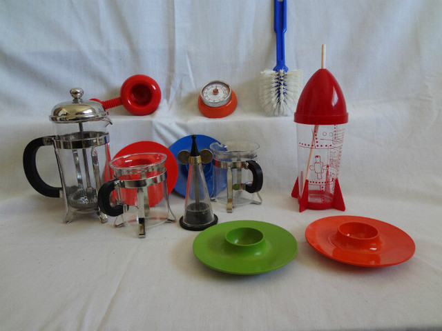 KITCHEN  ITEMS in Arts & Collectibles in Hamilton - Image 2