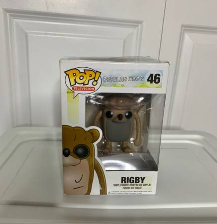 FUNKO POP TELEVISION REGULAR SHOW #46 RIGBY VAULTED VINYL FIGURE in Arts & Collectibles in Burnaby/New Westminster - Image 2