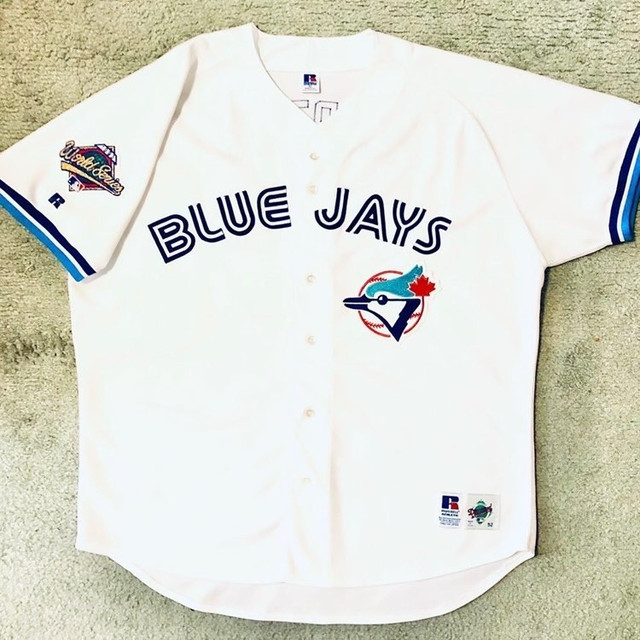 Sz 52 Russell Athletic Auth 1993 WS Joe Carter Blue Jays Jersey in Arts & Collectibles in City of Toronto - Image 2