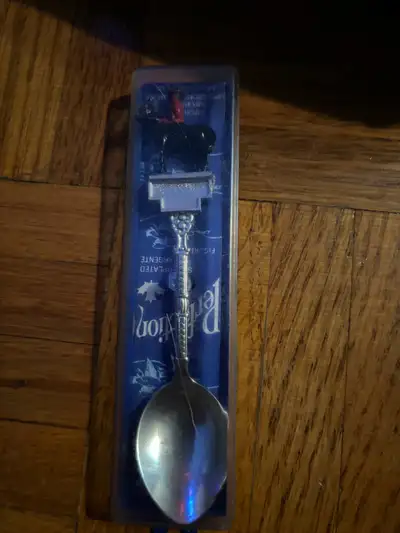 Miscellaneous collectable spoons good prices have more then what’s in the pictures