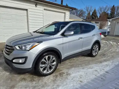 2015 Hyundai Santa Fe Sport 2.0T Limited -189 900 kms -1 owner -Rear brakes done last year -full eng...