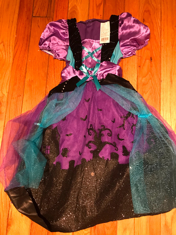 Purple Witch Halloween costume Dress and Hat Size 4-6 in Costumes in City of Toronto - Image 4