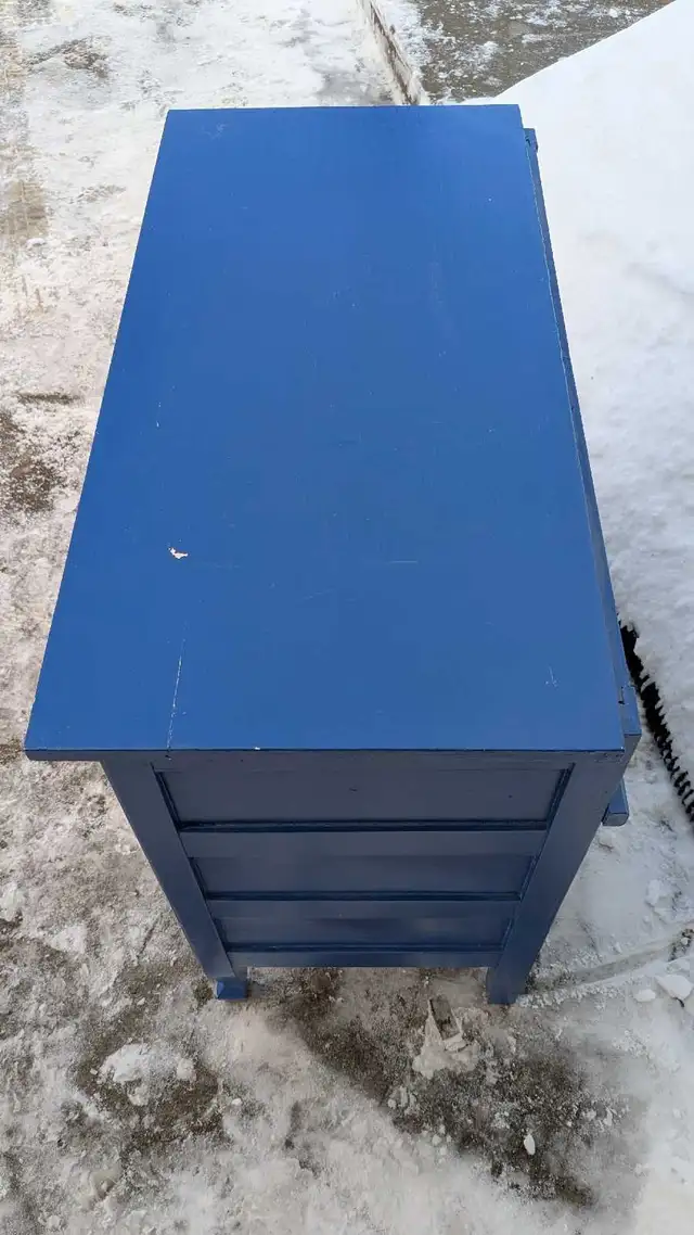 Solid wood antique three-drawer dresser in Dressers & Wardrobes in Peterborough - Image 5