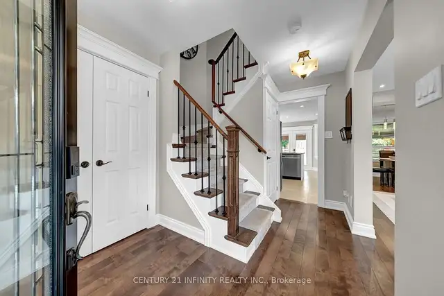 Beautifully renovated 3 Bedroom Home with Fin Bsmt!62863323676547123