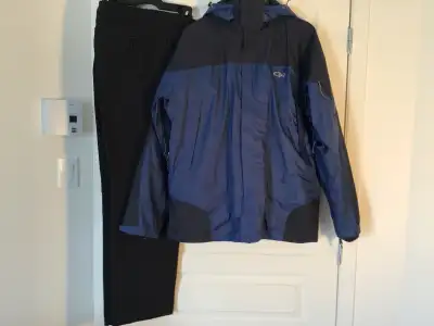 HABIT DE NEIGE. HOMME. GRANDEUR MÉDIUM.— 5.10 pieds, View more