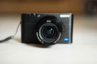 Sony RX100 IV with extra batteries