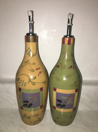 2 bouteilles pour huile & vinaigre NEUVES, Signature Housewares