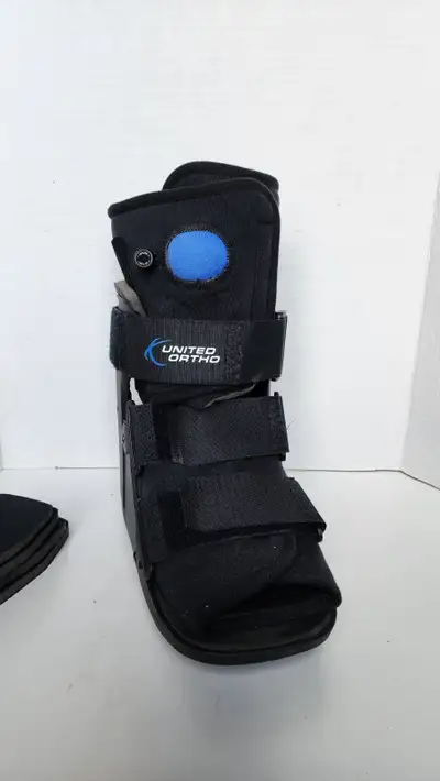 Botte de marche Air Cam / United Ortho Walker Boot, View more