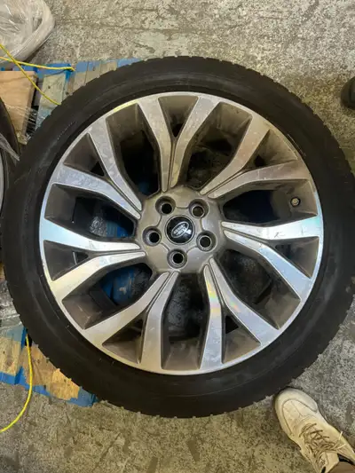 Goodyear Eagle f1 asymmetric SUV tires for land rover - rim included, however it will still fit on o...