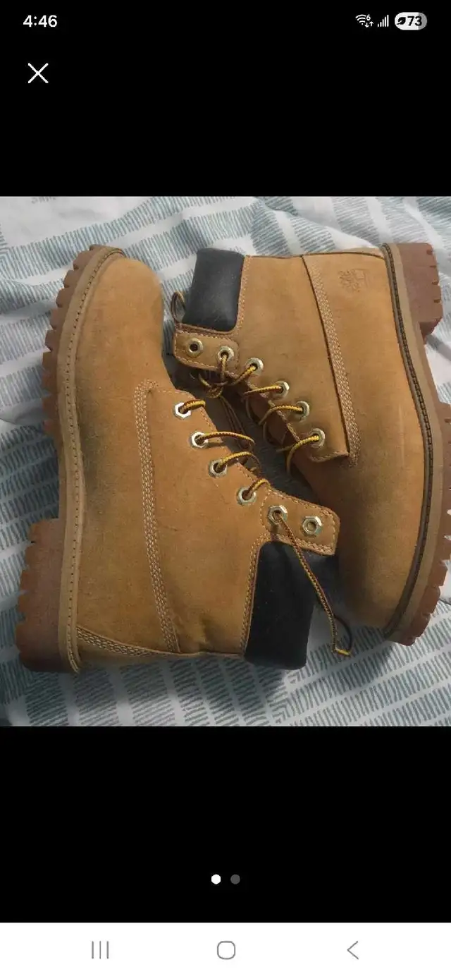 Timberland Classic Boots -  Youth Size 5/women's 7 in Kids & Youth in City of Toronto - Image 2