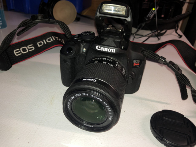 Caméra digitale Canon EOS T5i dans Appareils photo et caméras  à Ville de Québec - Image 3