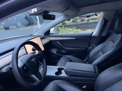 Seller's description ⭐ •2023 Tesla Model 3 (RWD) •71,500 km •New winter tires installed •No accident...