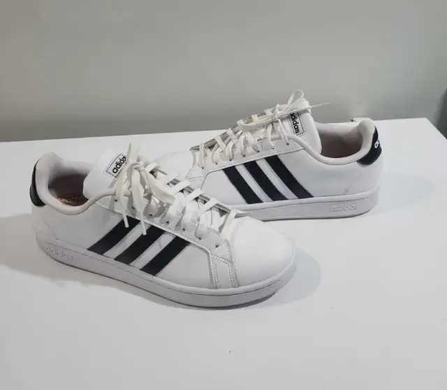 Men's Adidas Grand Court Sneakers size 10 (VAUGHAN) in Men's Shoes in Mississauga / Peel Region - Image 3